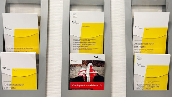 Symbolbild für DJI Broschüren