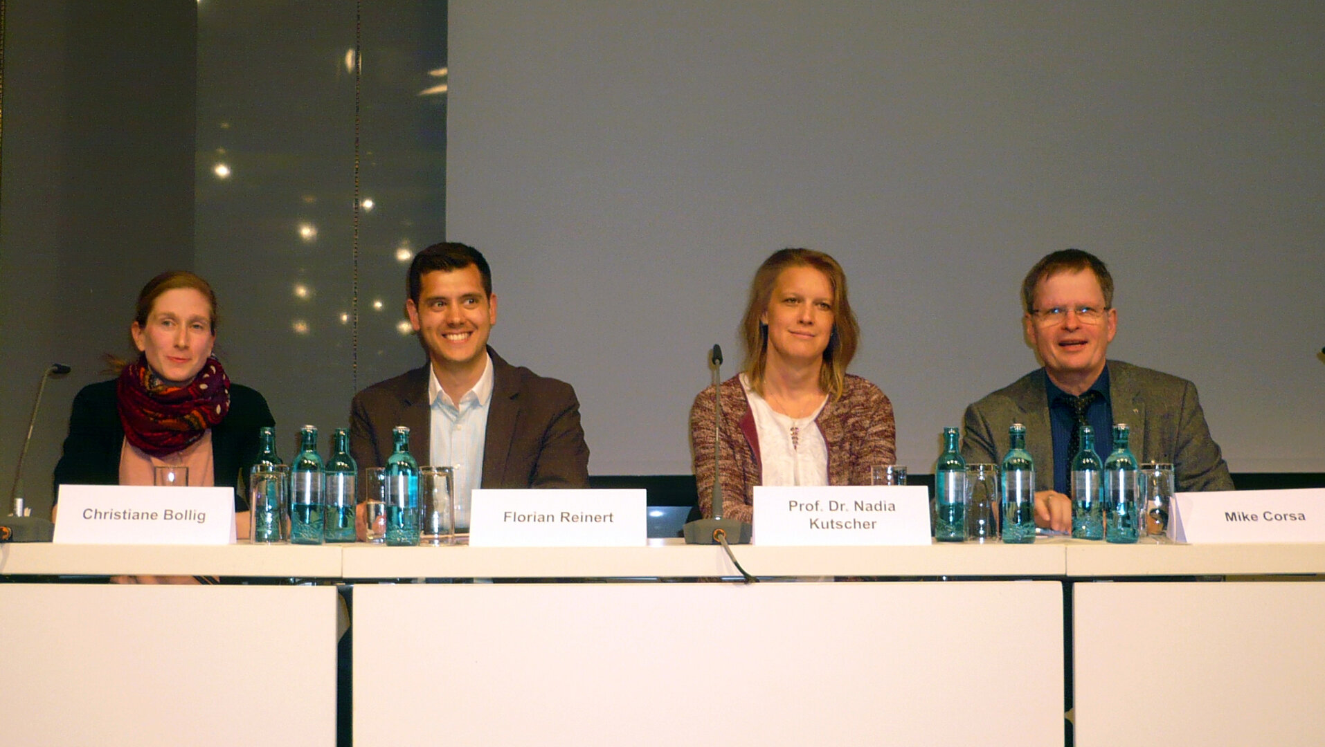 v.l.n.r.: Christiane Bollig, Florian Reinert, Prof. Dr. Nadia Kutscher, Mike Corsa; Foto: Sonja Preissing