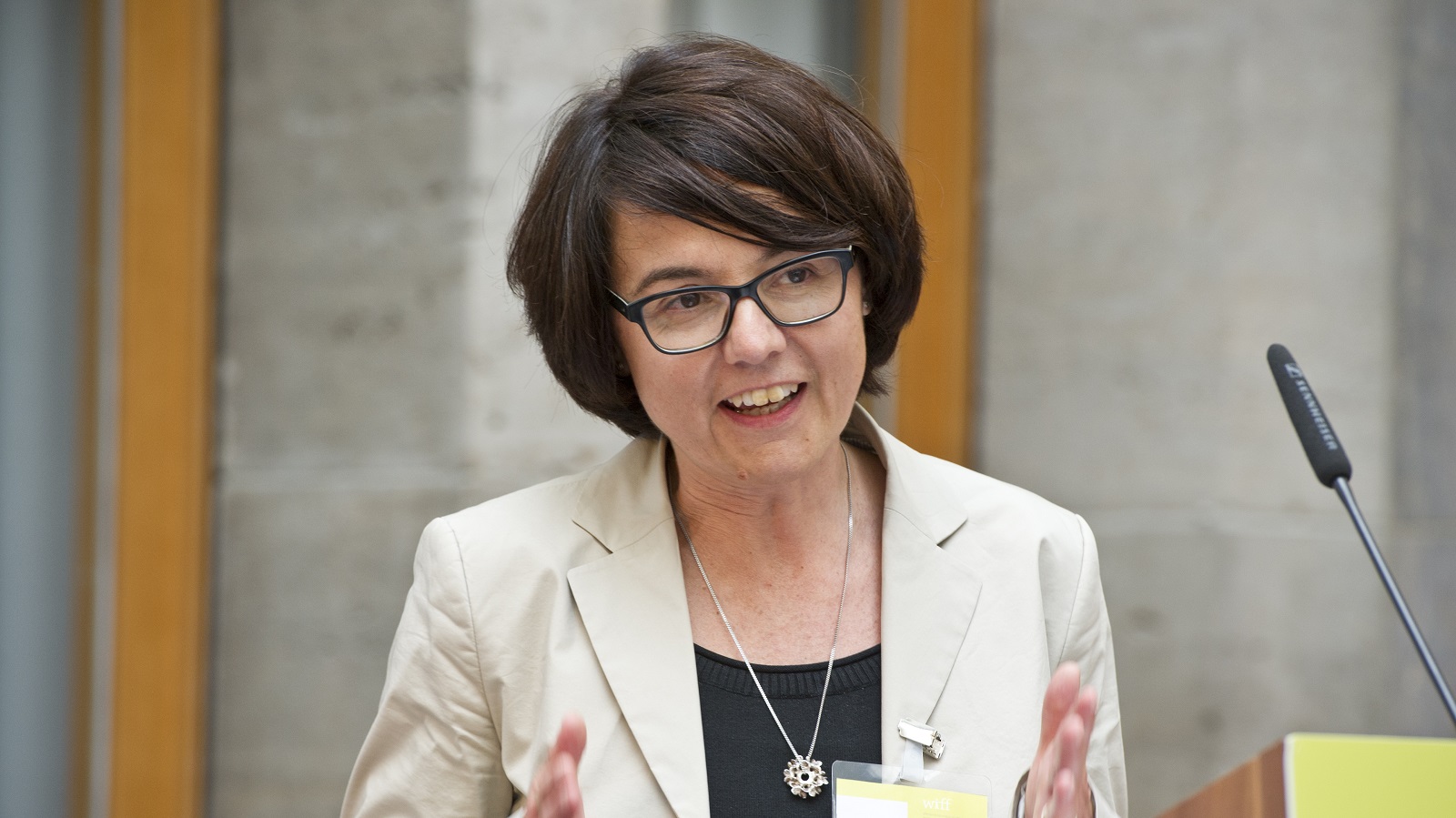 Prof. Dr. Anke König, Leiterin der am DJI angesiedelten Weiterbildungsinitiative Frühpädagogische Fachkräfte (WiFF) plädiert im Spiegel für eine Reform der Erzieher/innenausbildung; Foto: Sabine Münch