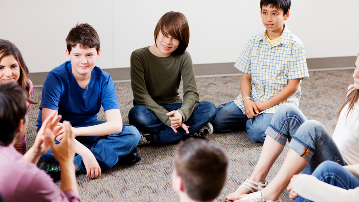 Die Kinder- und Jugendarbeit ist neben Schule, Familie und Ausbildung ein wichtiger eigener Sozialisationsort für junge Menschen. Foto: istock